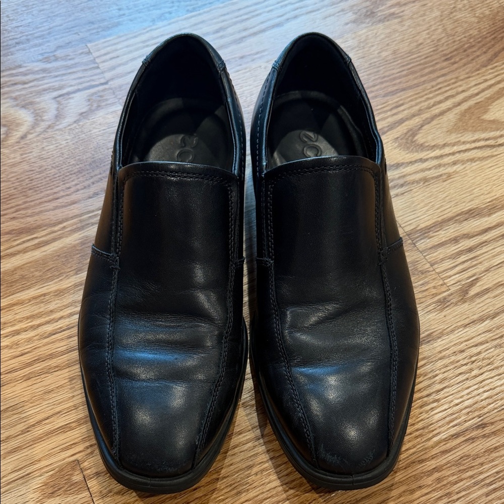 ECCO Melbourne Black Leather Slip-On Dress Shoes Size 40 / US 6-6.5